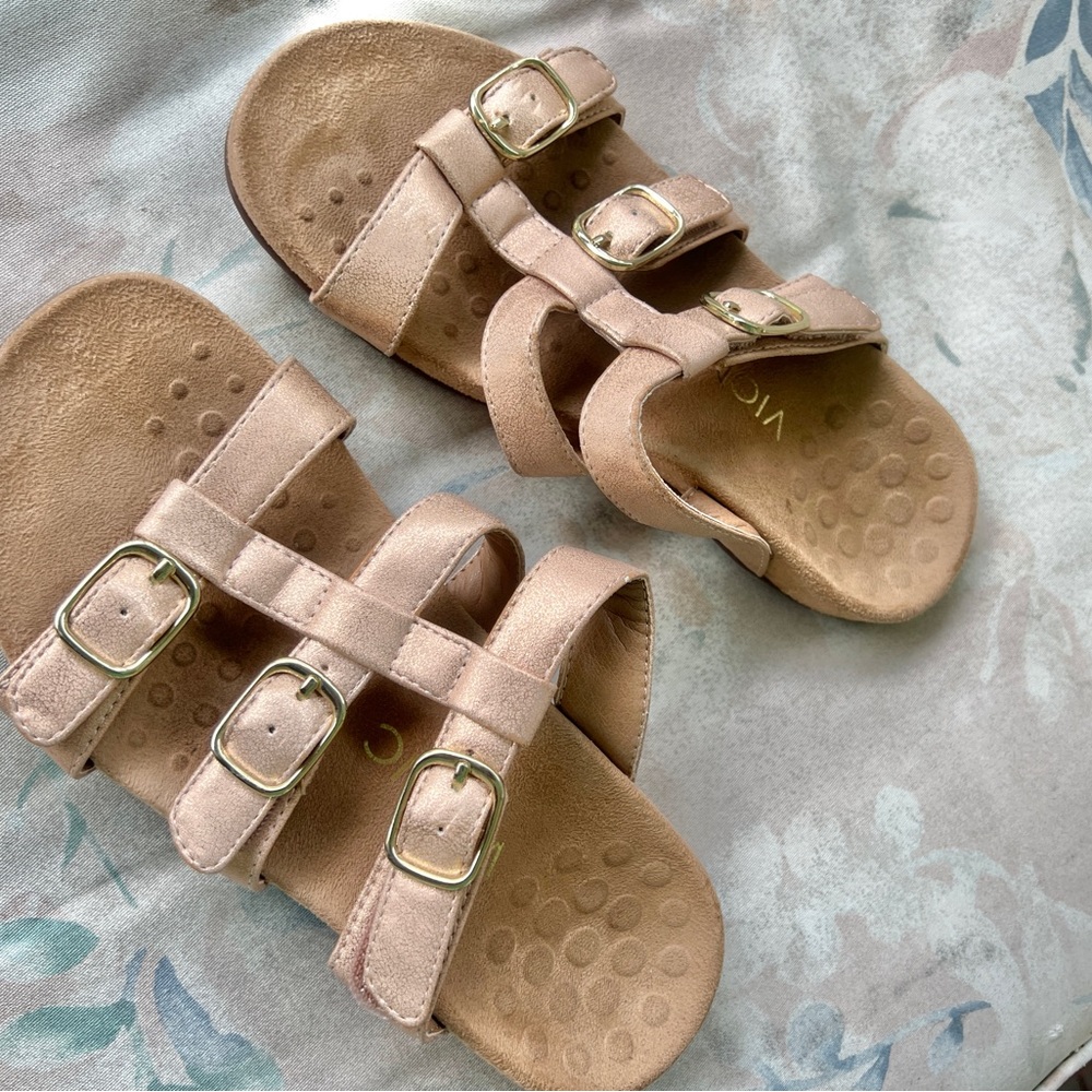 VIONIC Rose gold sandals size 5